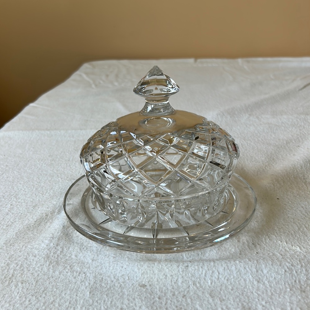Lead Crystal Round Dish with Dome